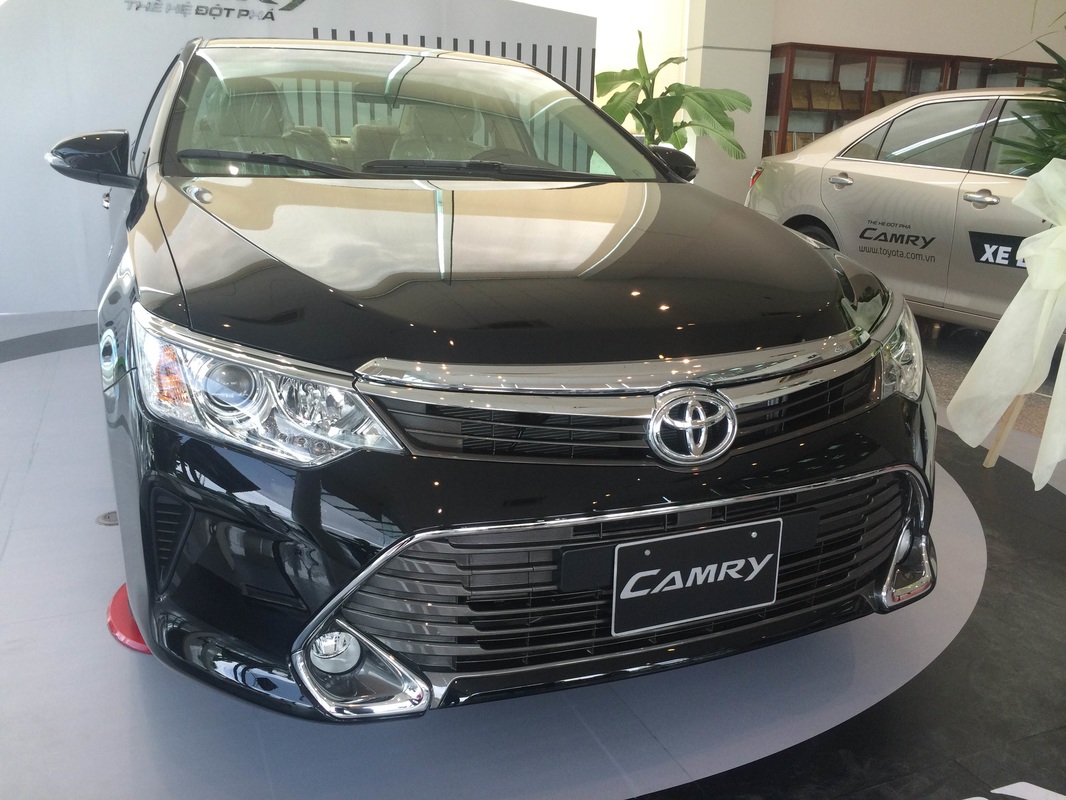 Ngoại thất Camry 2016 tại Toyota Tân Cảng