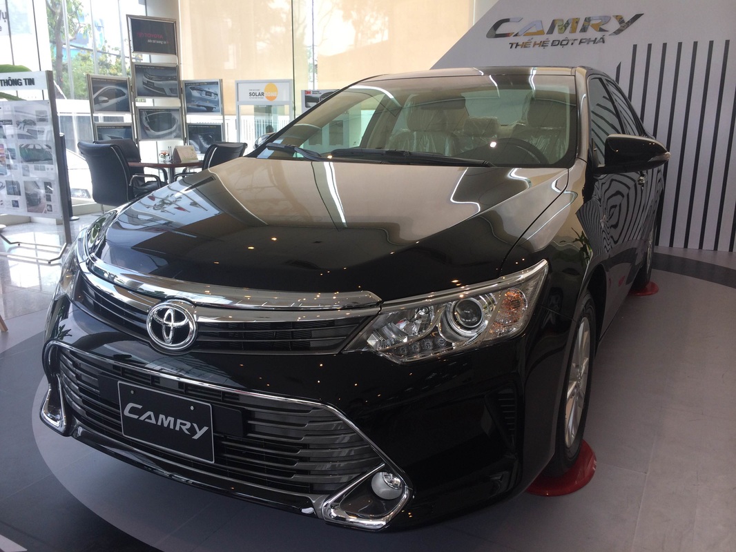 Giá xe Toyota Camry 2016 tại Toyota Tân Cảng